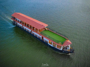 Luxury House Boat Colombo